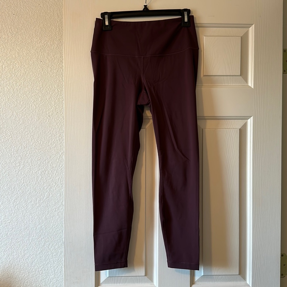 Women’s purple workout leggings